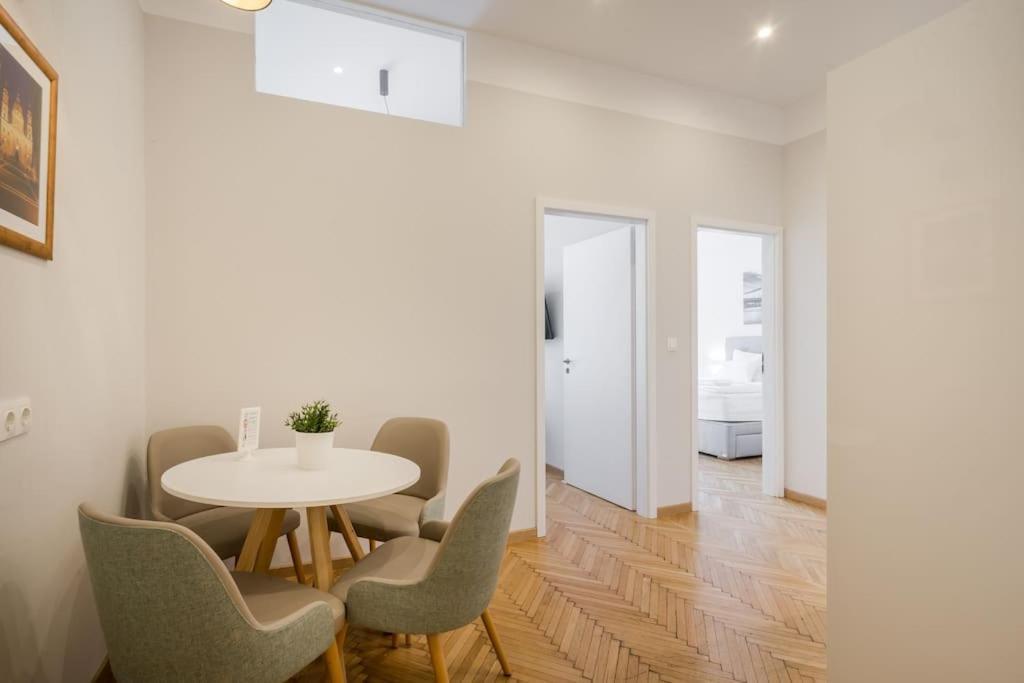 Klauzal City Garden Apartments - 2-Bedroom K34 Budapest Ngoại thất bức ảnh